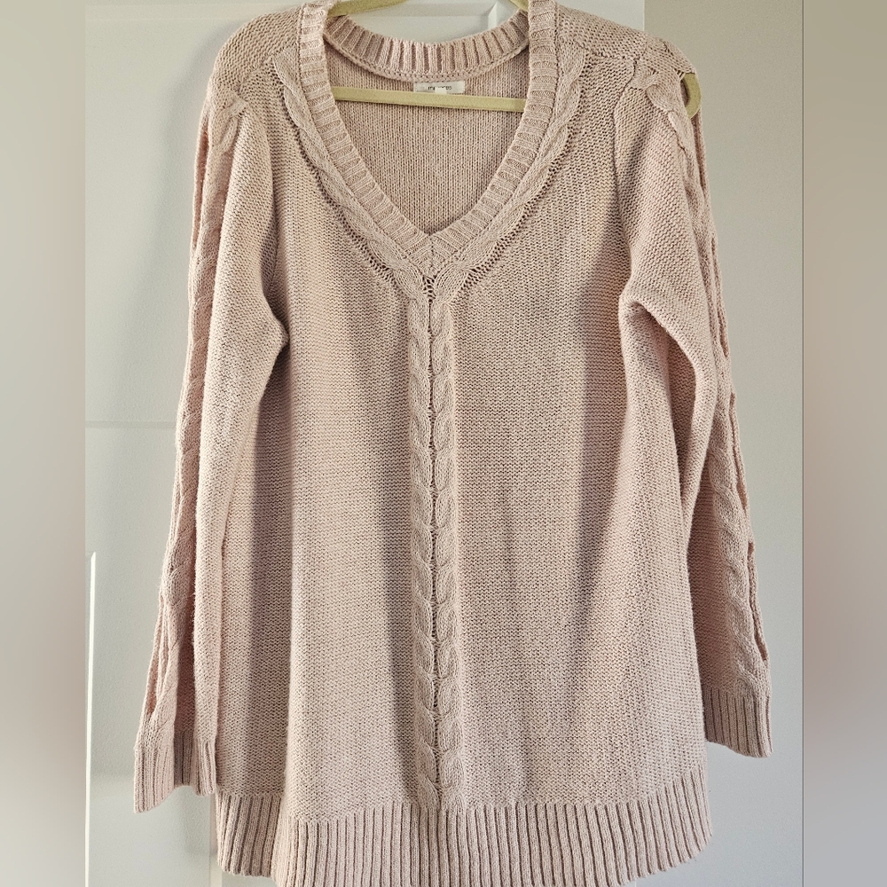 Maurices Cable-Detail V-Neck Sweater in Light Blush